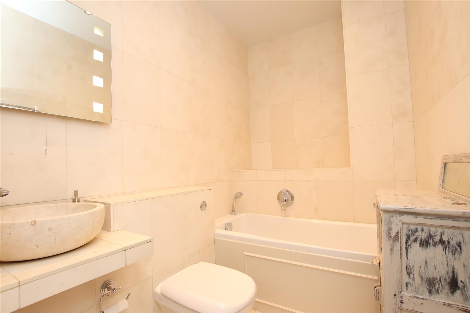 Manvers Street, Bath, BA1